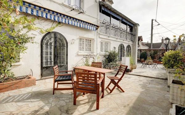 Maison à vendre    9 pièces •  Saint-Aignan