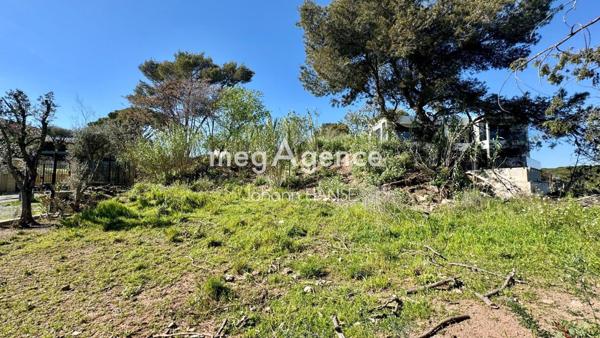 Terrain à FREJUS, 83600 - 500m²