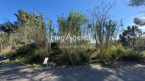 Terrain à FREJUS, 83600 - 500m²