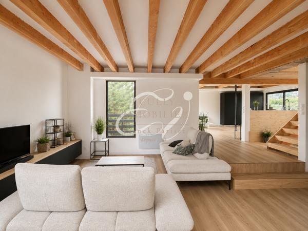 MAISON DE CARACTÈRE DE 166 M², ENTIÈREMENT RÉNOVÉE, TERRASSES ET ROOFTOP