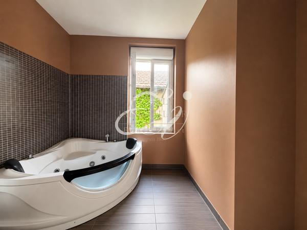 Maison avec piscine + studio indépendant