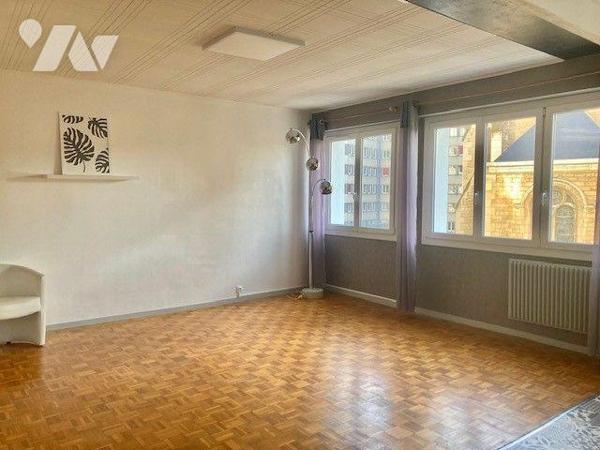 Appartement RESIDENCE NOTRE DAME plein centre ville avec ascenseur au deuxième étage comprenant...