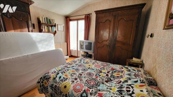 Pavillon sur 1041 m² dans un quartier calme.