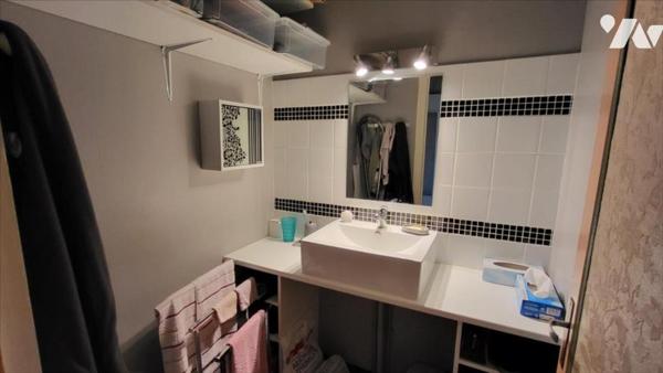 Pavillon sur 1041 m² dans un quartier calme.