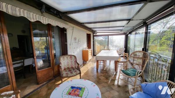 Pavillon sur 1041 m² dans un quartier calme.