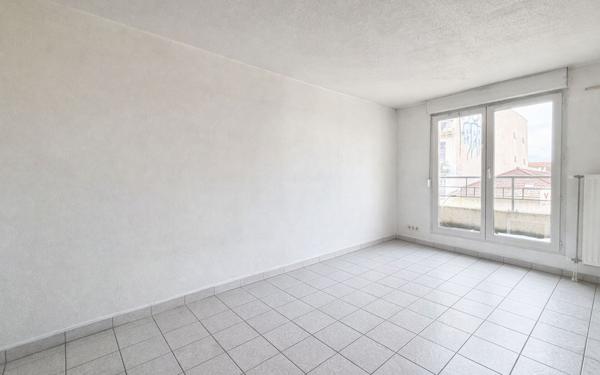 Appartement à vendre    1 pièce • 28 m2 Lyon 3