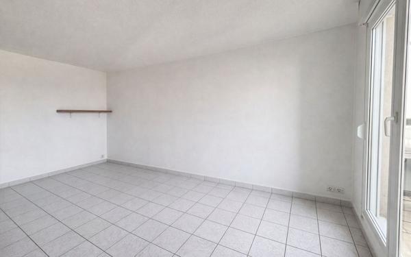 Appartement à vendre    1 pièce • 28 m2 Lyon 3