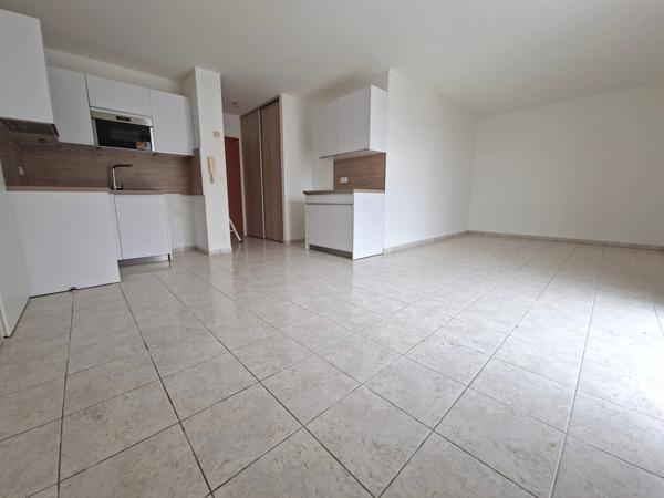 Appartement type 2 + parking sous sol