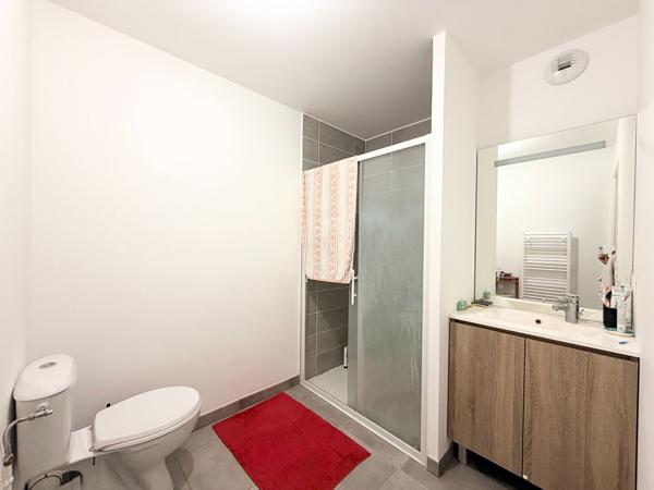 PESSAC - Limite Talence - Appartement - 47m2 - 1 chambre - Terrasse 15m2 - Parking en sous-sol