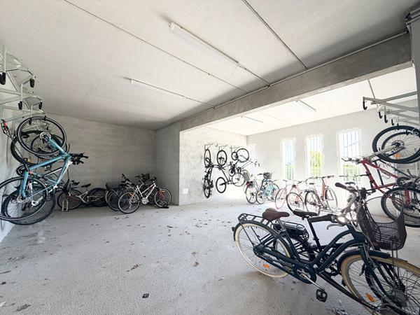 PESSAC - Limite Talence - Appartement - 47m2 - 1 chambre - Terrasse 15m2 - Parking en sous-sol