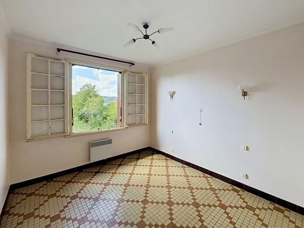 Maison 4 chambres avec joli jardin sans vis-à-vis centre Prayssac