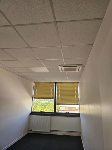 Bureau de 12 m2 à louer à Cergy Préfecture