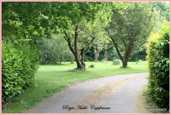 A vendre à la MEZIERE (35) Maison de plain-pied dans un parc Floral.