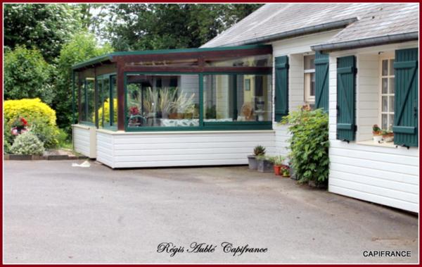 A vendre à la MEZIERE (35) Maison de plain-pied dans un parc Floral.