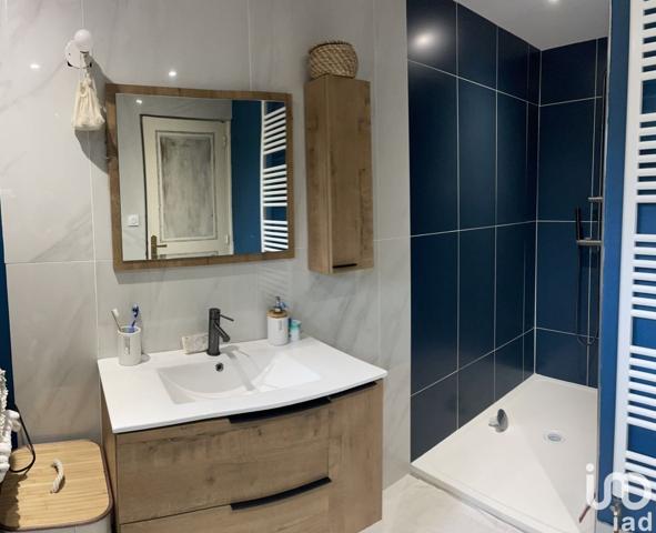 Maison 3 pièces de 111 m² à Charmes-sur-Rhône (07800)