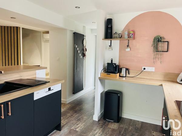 Maison 3 pièces de 111 m² à Charmes-sur-Rhône (07800)