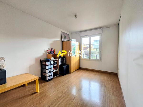 Maison 6 pièces, 4 chambres à 12 minutes de la gare à ARGENTEUIL €399 000 ** - Référence 4538