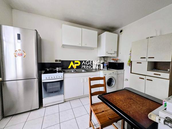 Maison 6 pièces, 4 chambres à 12 minutes de la gare à ARGENTEUIL €399 000 ** - Référence 4538