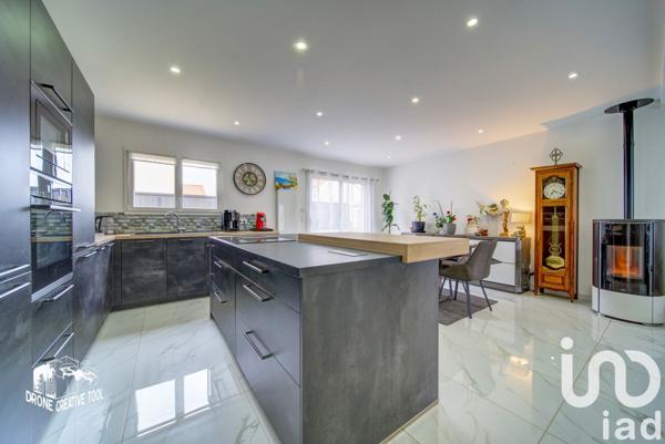 Maison traditionnelle 5 pièces de 90 m² à Hatrize (54800)