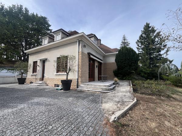 MAISON INDIVIDUELLE 250m² sur Terrain arboré 1300m²