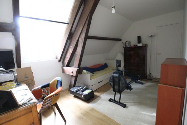 MAISON INDIVIDUELLE 250m² sur Terrain arboré 1300m²