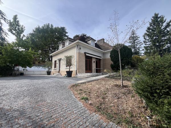 MAISON INDIVIDUELLE 250m² sur Terrain arboré 1300m²