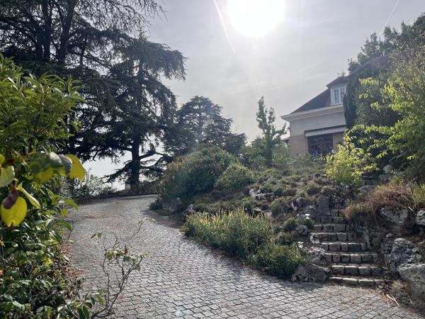MAISON INDIVIDUELLE 250m² sur Terrain arboré 1300m²