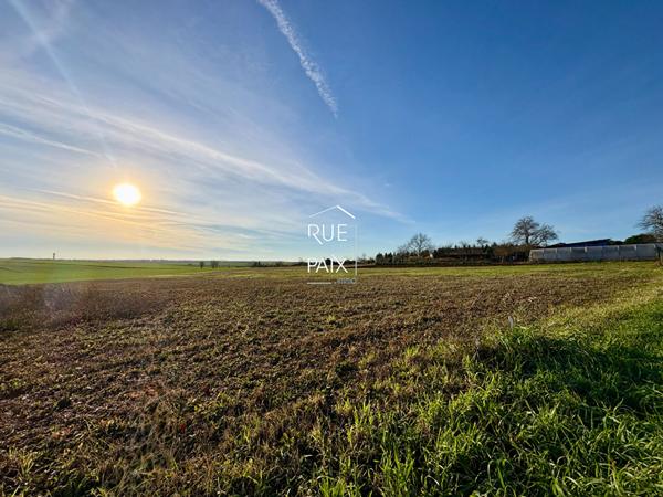 86190 FROZES Terrain constructible Frozes 2 825 m2