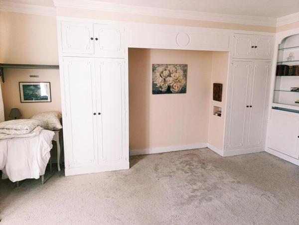 Demeure bourgeoise de 1750 avec tour ,jardin privatif ,garage et fort potentiel d aménagement