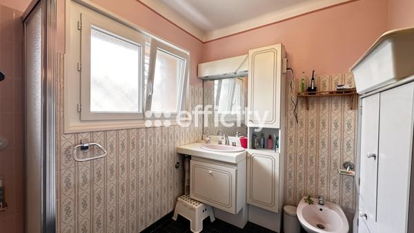 Maison
         6 pièces
        - 132 m² 310 000 € *