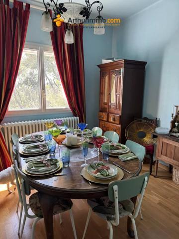 Vente                                                      Maison
                        
                     8 pièces                      158 m2                     à Carcassonne
