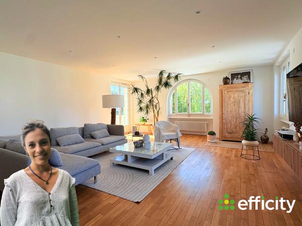 Maison
         8 pièces
        - 306 m² Exclusivité 415 000 € *