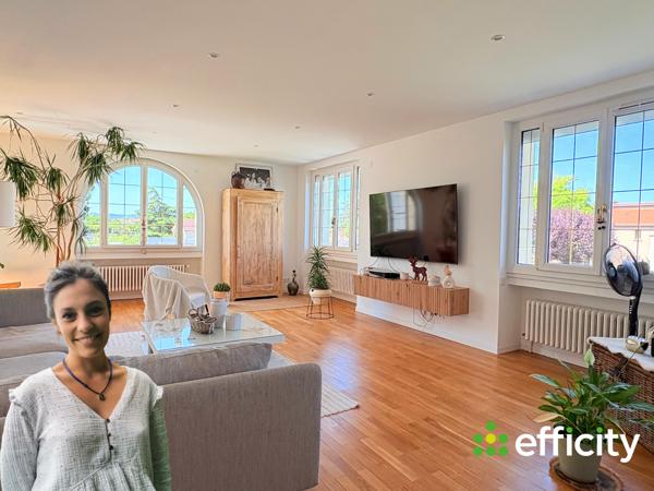 Maison
         8 pièces
        - 306 m² Exclusivité 415 000 € *