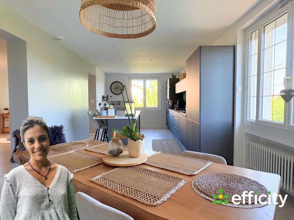 Maison
         8 pièces
        - 306 m² Exclusivité 415 000 € *