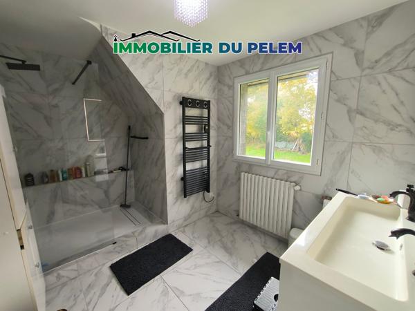 Callac (22160) 0 travaux, 0 vis à vis, à 2 pas des commodités !