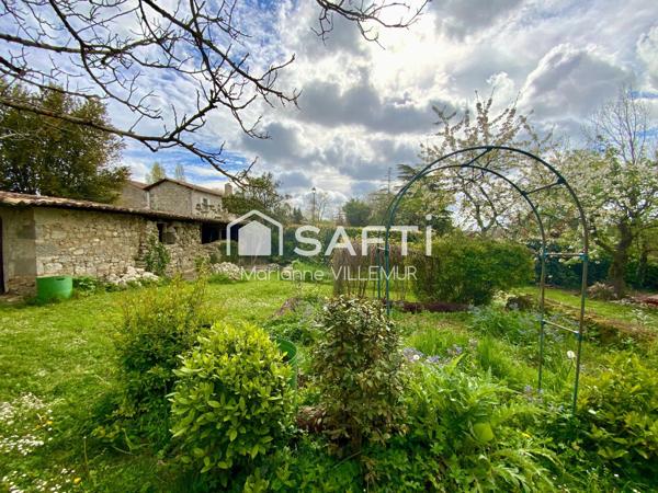 Proche Nérac, maison de Plain-pied d'environ 138 m² habitables sur un terrain de 3073 m²
