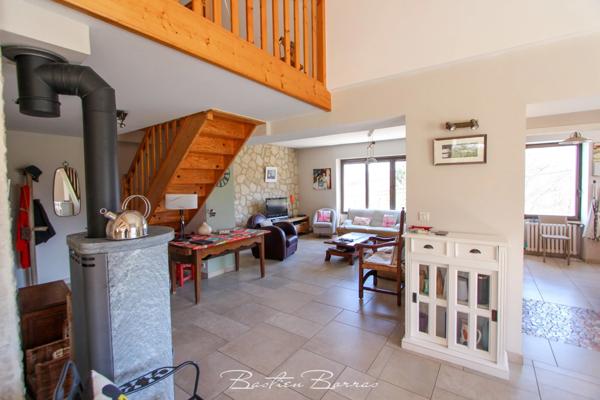 Maison à vendre 9 pièces VERNOUX EN VIVARAIS (07)