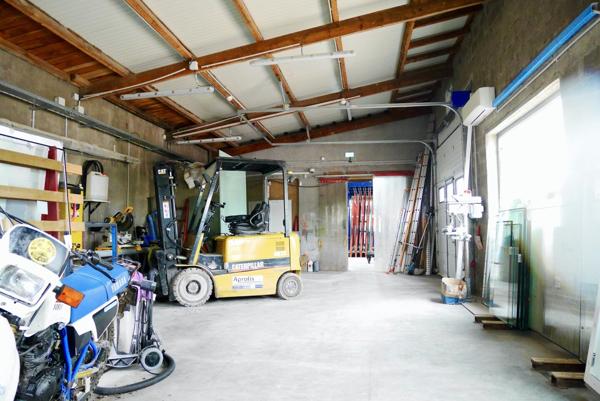 BATIMENT 250 M2 SUR 49,99 ARES DE TERRAIN DONT 29 ARES CONSTRUCTIBLES 259 000 €