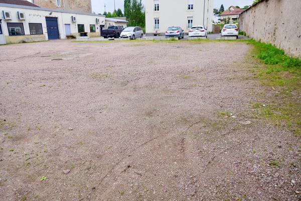 BATIMENT 250 M2 SUR 49,99 ARES DE TERRAIN DONT 29 ARES CONSTRUCTIBLES 259 000 €