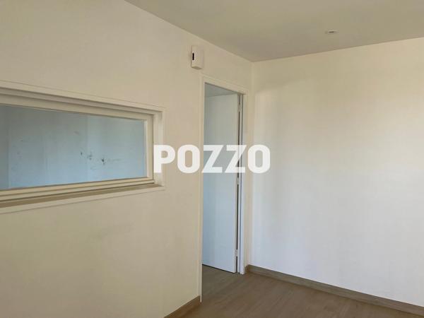 A vendre -Local d'activité à usage de bureaux Saint Lo 60 m2- SAINT LO