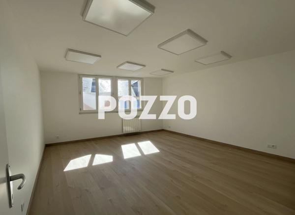 A vendre -Local d'activité à usage de bureaux Saint Lo 60 m2- SAINT LO