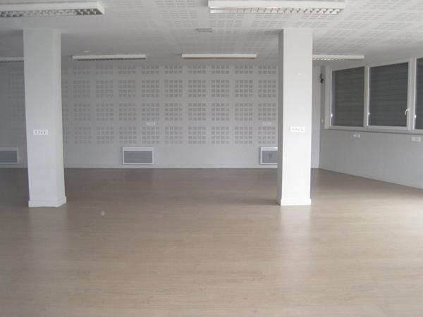 A LOUER LOCAUX QUARTIER FBG D'ISLE SAINT QUENTIN 02100