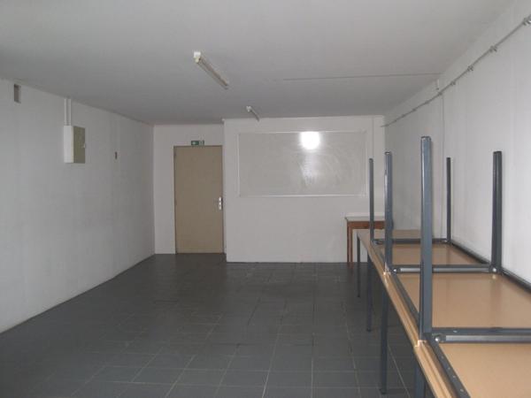 A LOUER LOCAUX QUARTIER FBG D'ISLE SAINT QUENTIN 02100