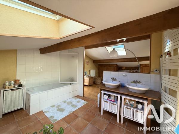 Maison à vendre 7 pièces 330 m² Marlhes
