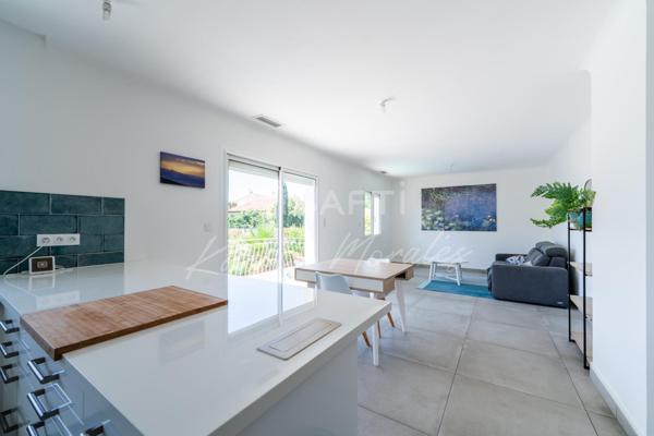 ST CYPRIEN, BELLE VILLA T7, 4 FACES, AVEC JARDIN ARBORE, PISCINE ET STATIONNEMENTS