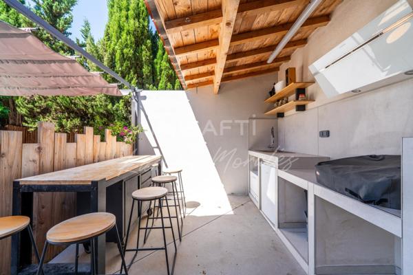 ST CYPRIEN, BELLE VILLA T7, 4 FACES, AVEC JARDIN ARBORE, PISCINE ET STATIONNEMENTS