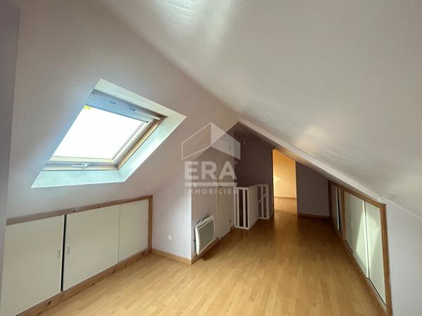 MAISON INDIVIDUELLE DE 8 PIECES A VENDRE A PLAISIR CENTRE VILLE