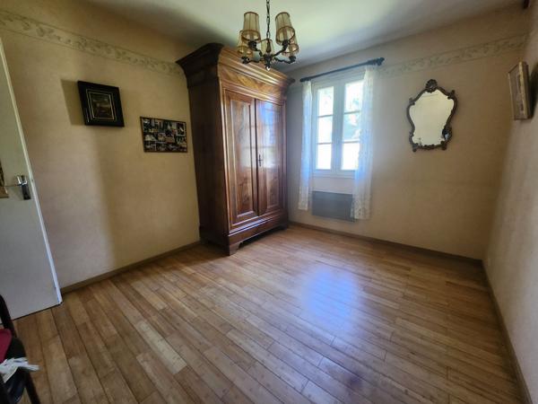 Mareuil-sur-Lay-Dissais (85320) Maison spacieuse au bord du lay avec 4 chambres et deux garages