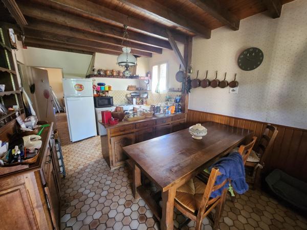 Mareuil-sur-Lay-Dissais (85320) Maison spacieuse au bord du lay avec 4 chambres et deux garages