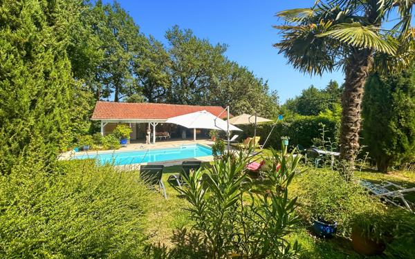 Maison à vendre    7 pièces •  Moirax